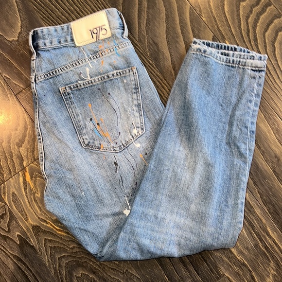 Zara pain splatter destroyed jeans with button fly. - Picture 2 of 6